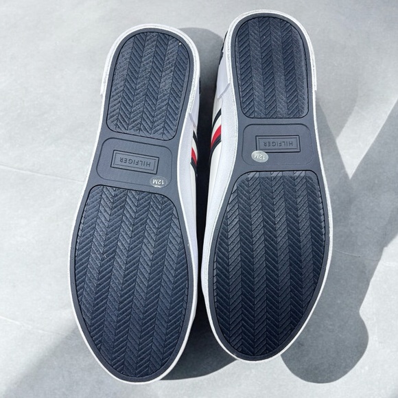 NEW Tommy Hilfiger Men's Ramus Stripe Lace-Up Sneakers - Size 12M - Picture 6 of 7